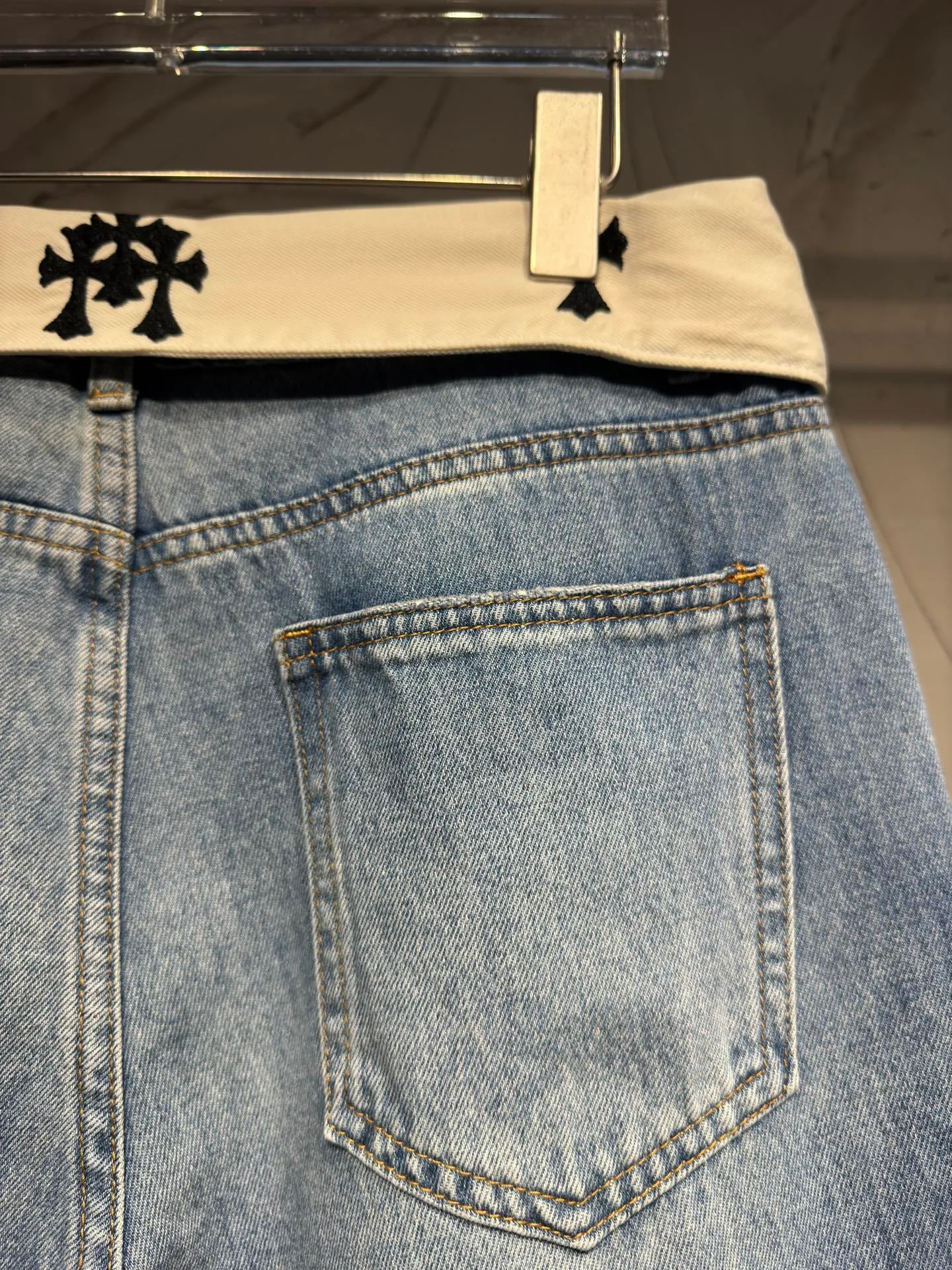 Chrome Hearts ｜ 、 Cream White ， 。Light Blue ， Retro ， 、 、 ， ， T、 、 、Martin Boots 、 ， ， Sizes：S M L